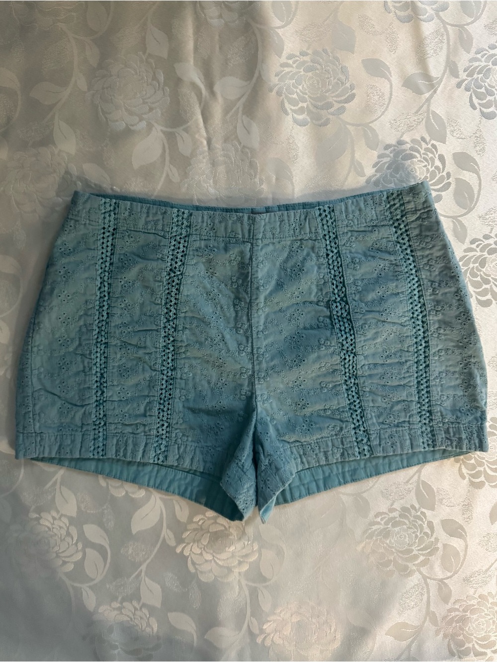 Light Blue Lace Trim Women’s Shorts Size M